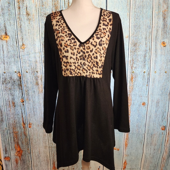 SHEIN Tops - SHEIN Women's Tiger 🐅 Print Tunic